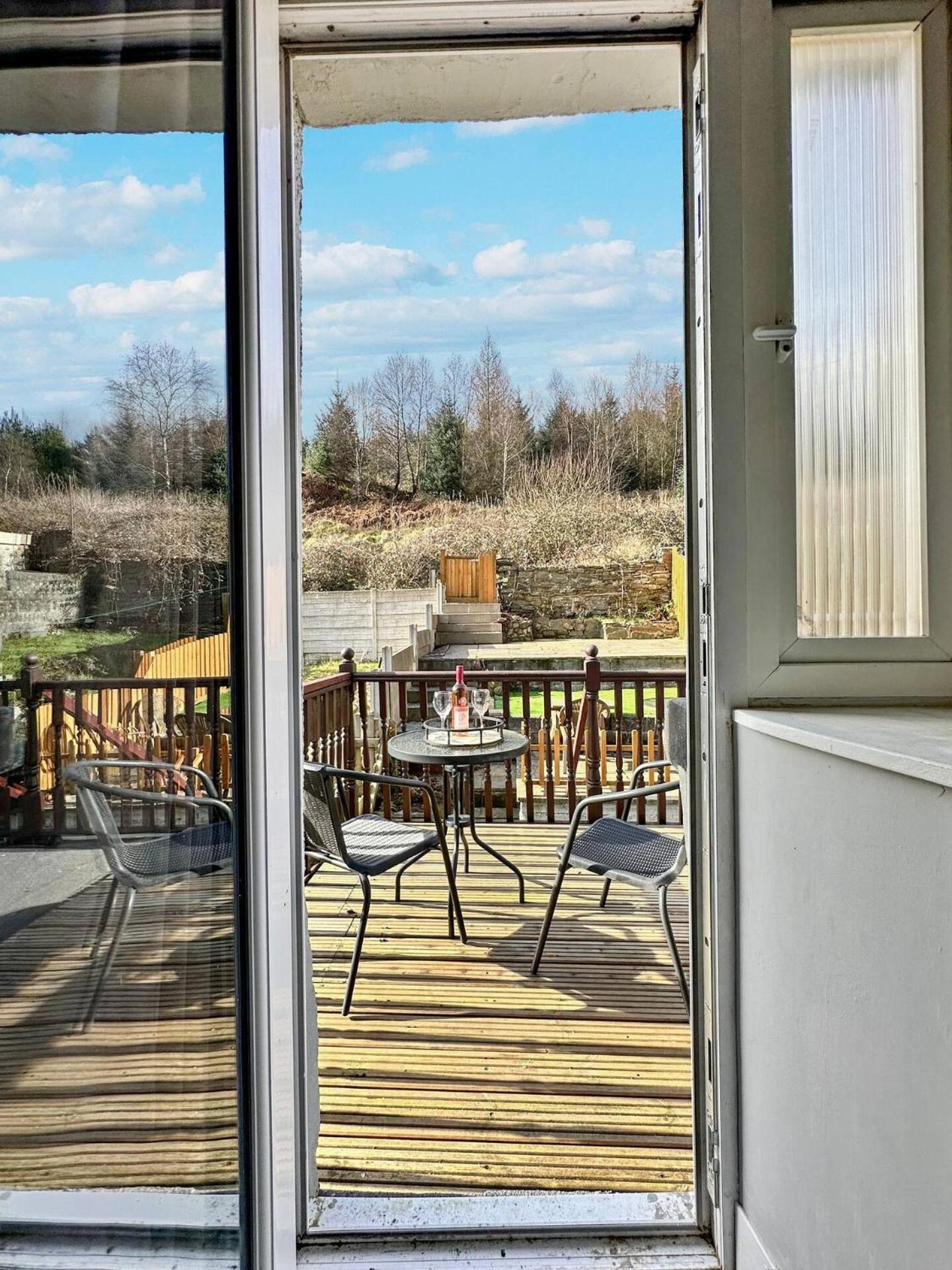 3 Bed Home In Tonypandy With Balcony View Room Llwynypia Extérieur photo