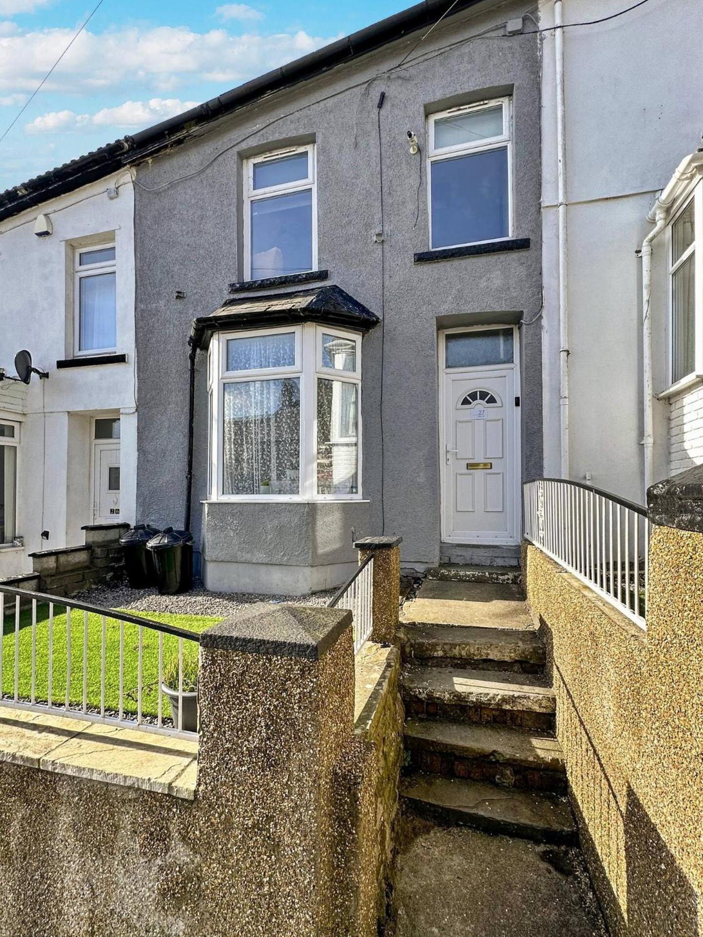 3 Bed Home In Tonypandy With Balcony View Room Llwynypia Extérieur photo